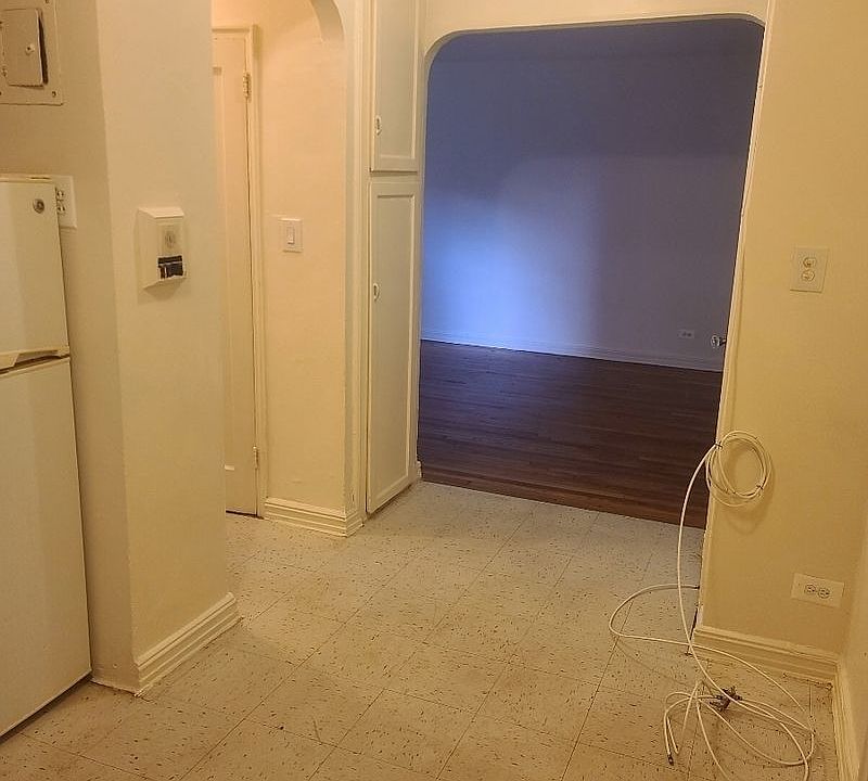 1st image of 4216 80th St APT 1M