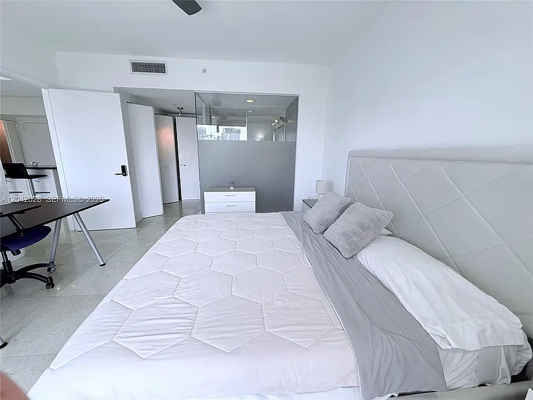 92 SW 3rd St #4311 — Photo 24