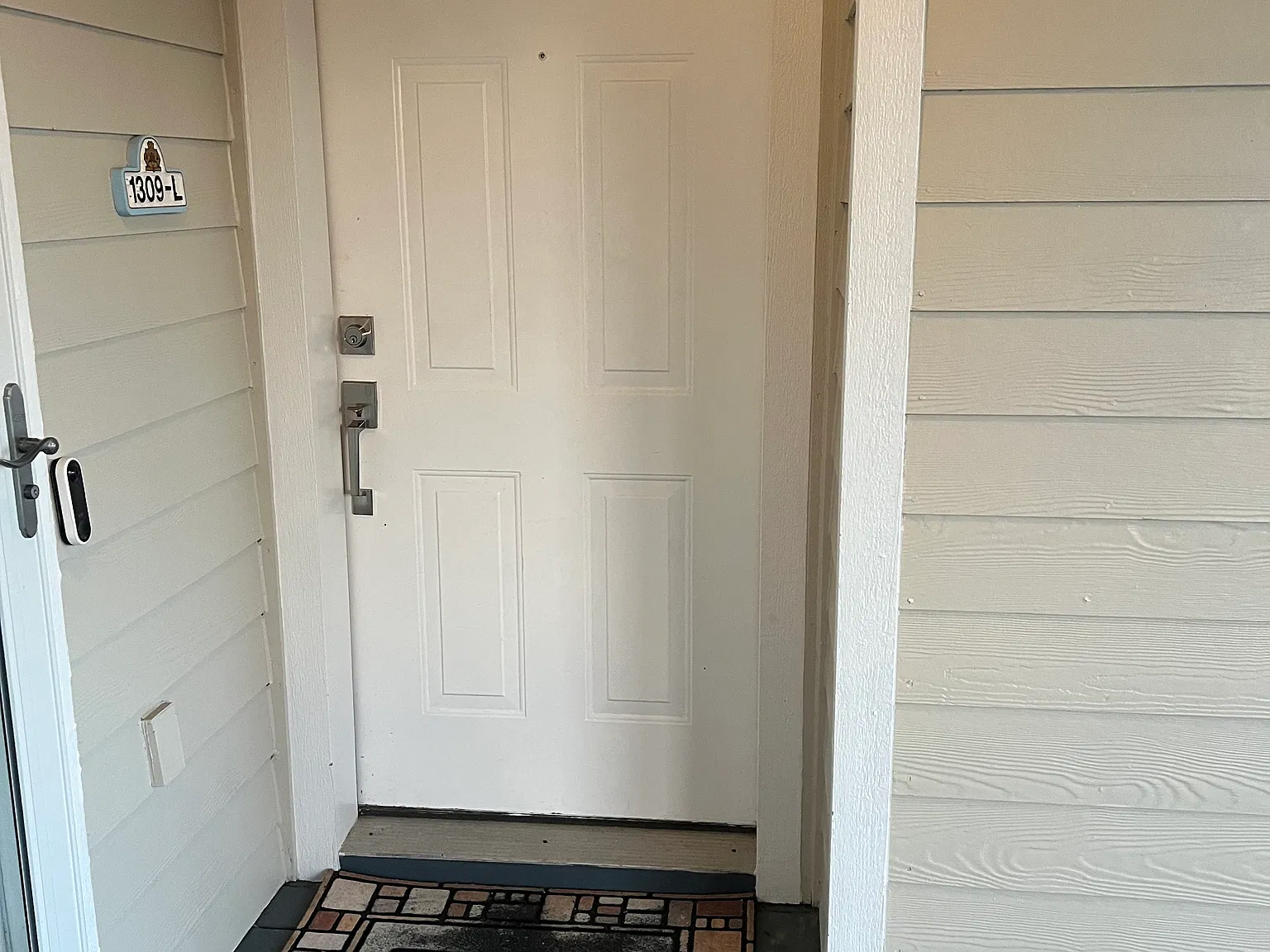 330 S Middleton Dr NW — Photo 2
