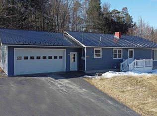214 Farmer Dr, Saint Johnsbury, VT 05819