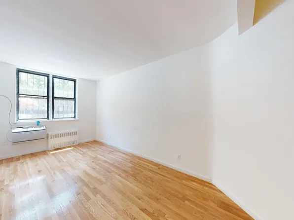 57 Carmine Street image 1 of 4
