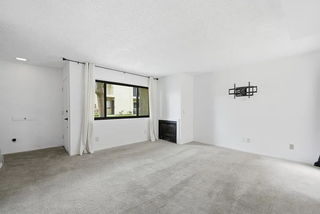 44200 Kingtree Ave — Photo 4