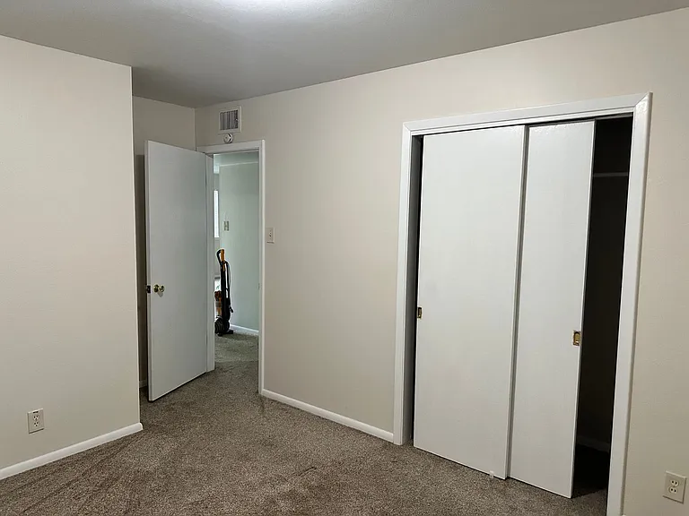 409 Garcia St NE — Photo 5