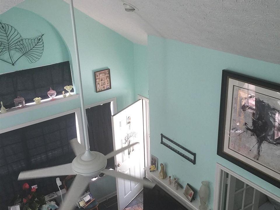 2nd image of 129 Cherry Hill Dr APT 8A