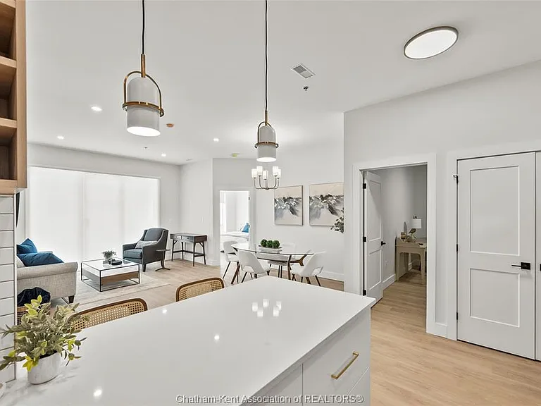 364 Grand Ave E #310 — Photo 2