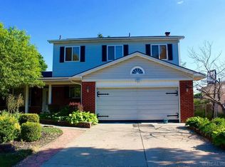 3926 Robertson Dr, Warren, MI 48092