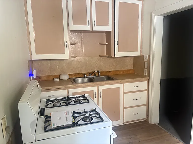714 N Lake St — Photo 11