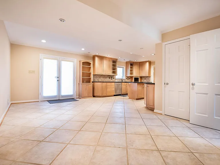 6226 Hardy Dr — Photo 13