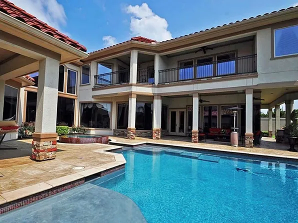 32 Miramar Heights Cir, Sugar Land, TX 77479