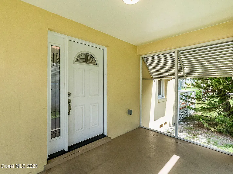 533 E Lincoln Ave — Photo 4
