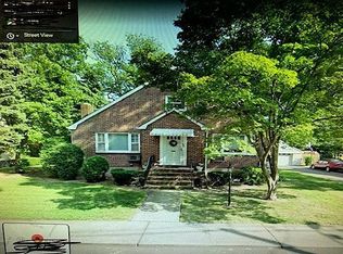 816 Kingsland Ln, Fort Lee, NJ 07024