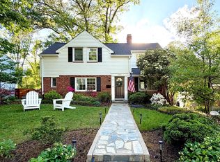 3304 Circle Hill Rd, Alexandria, VA 22305