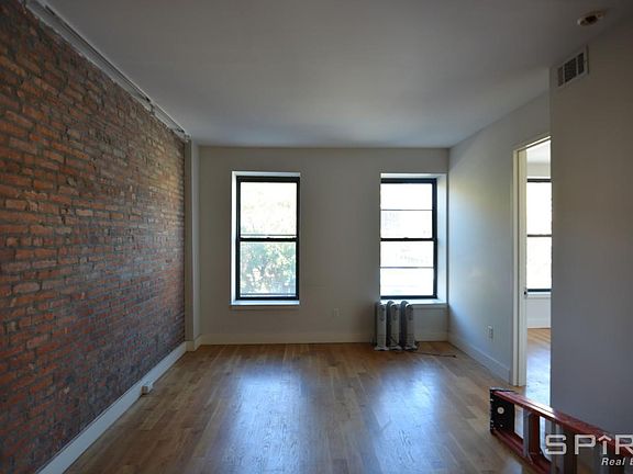 3rd image of 544 Throop Ave #4