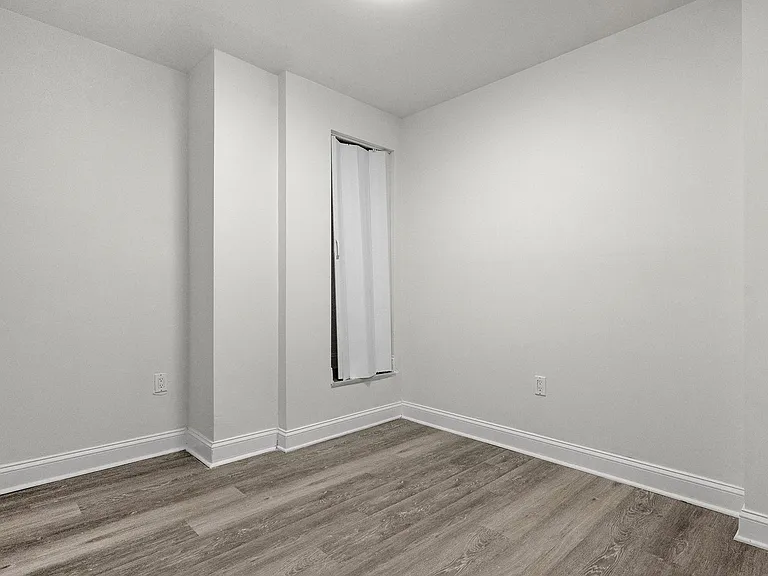 2412 Francis St — Photo 9
