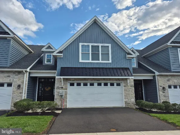 909 Holden Ct, Warminster, PA 18974