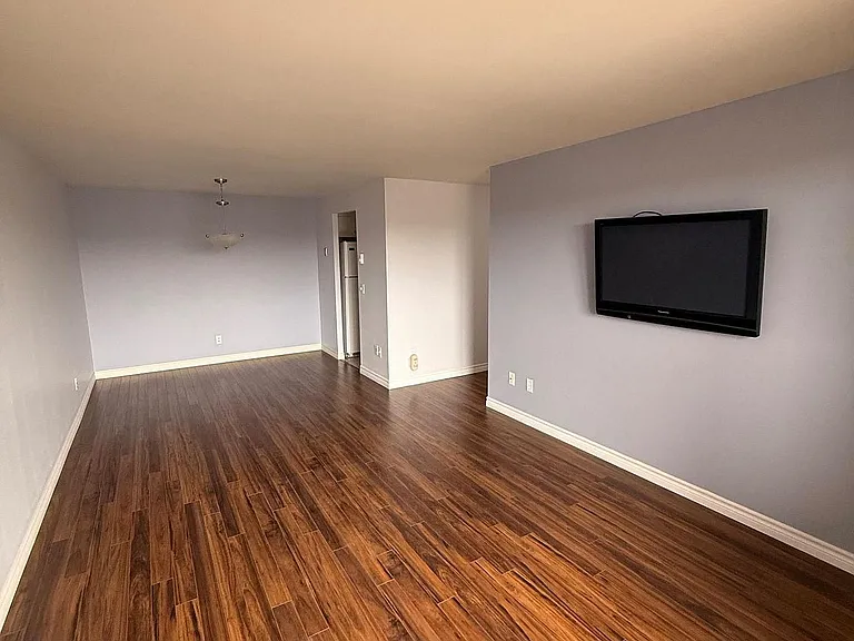 358 Queen Mary Rd #611 — Photo 8