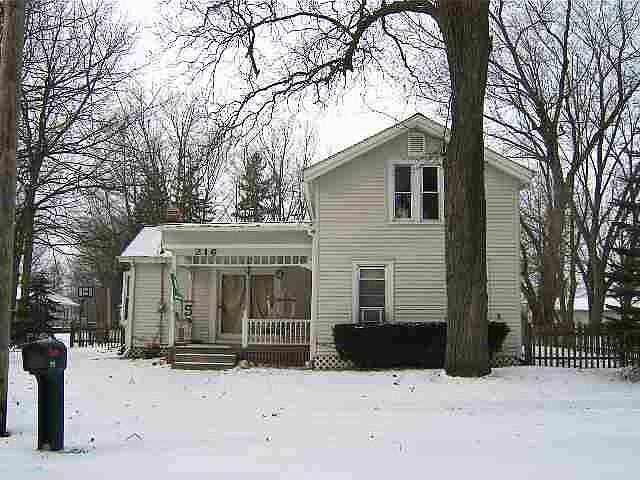 2nd image of 216 N Lake St