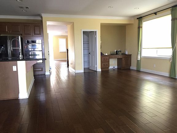 3rd image of 13562 Silver Ivy Ln