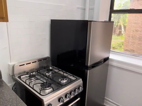 5th image of 270 Empire Blvd APT 1J
