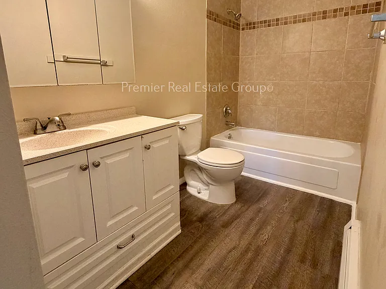1480 Hathaway Dr #F — Photo 9