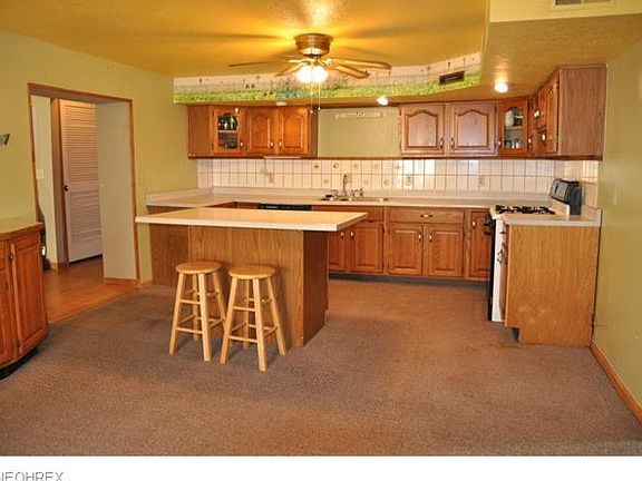 2nd image of 2469 Overland Ave NE