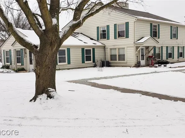 2621 Thornbrier Ct #A, Lake Orion, MI 48360