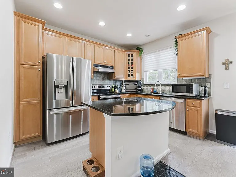 4577 Derring Ln — Photo 3