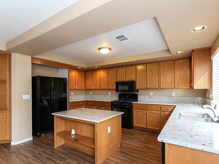 5136 Marsh Butte St — Photo 3