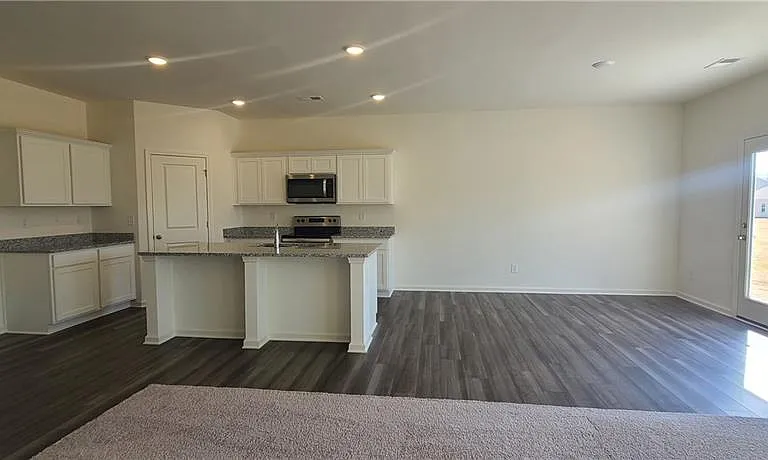 132 Verona Dr NW — Photo 4