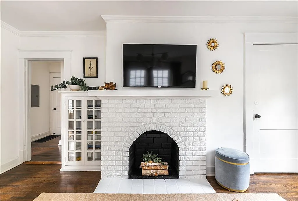 2 bed, 1.0 bath, 877 sqft, $3,900 — Photo 4