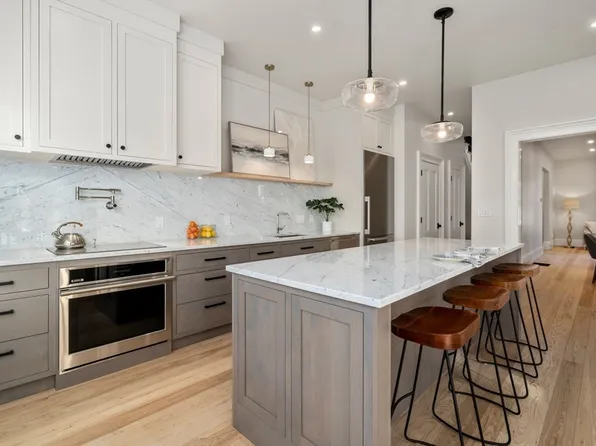 50-52 Davis Ave, Brookline, MA 02445