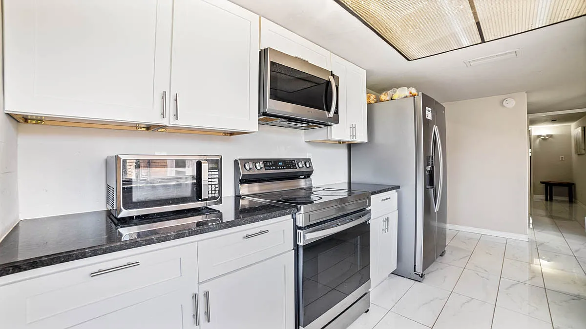 10 bed, 500 sqft, $585 — Photo 4