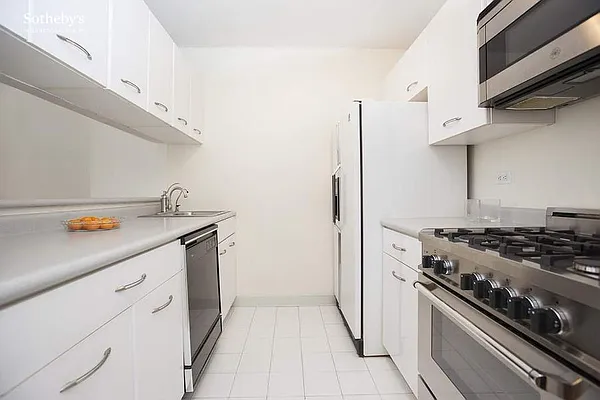 Rented by Sotheby's International Realty | media 2