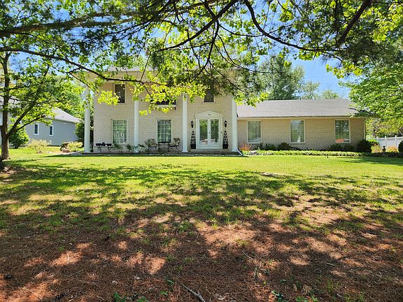 3rd image of 766 Fairfield Rd