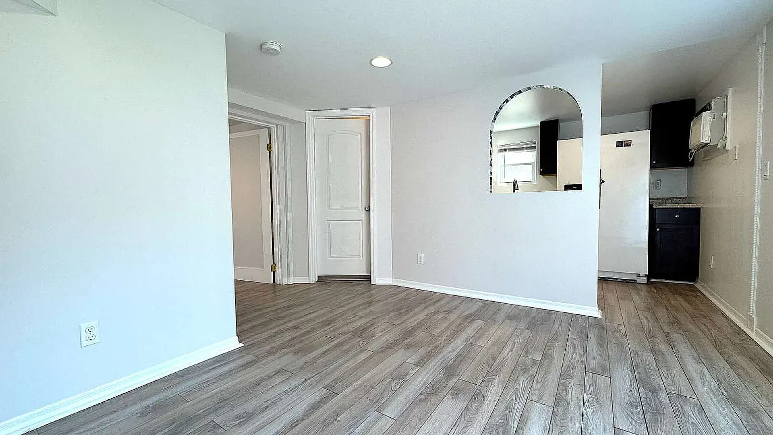 2 bed, 720 sqft, $1,549 — Photo 2