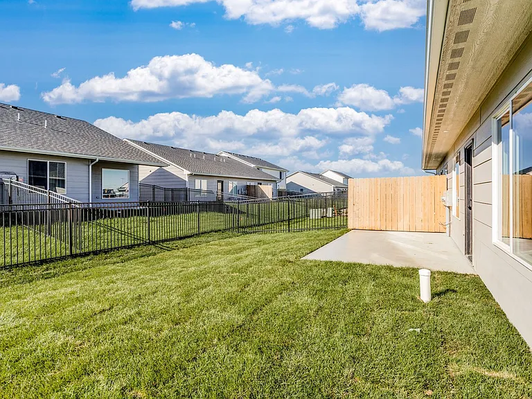 12337 W Blanford St — Photo 16