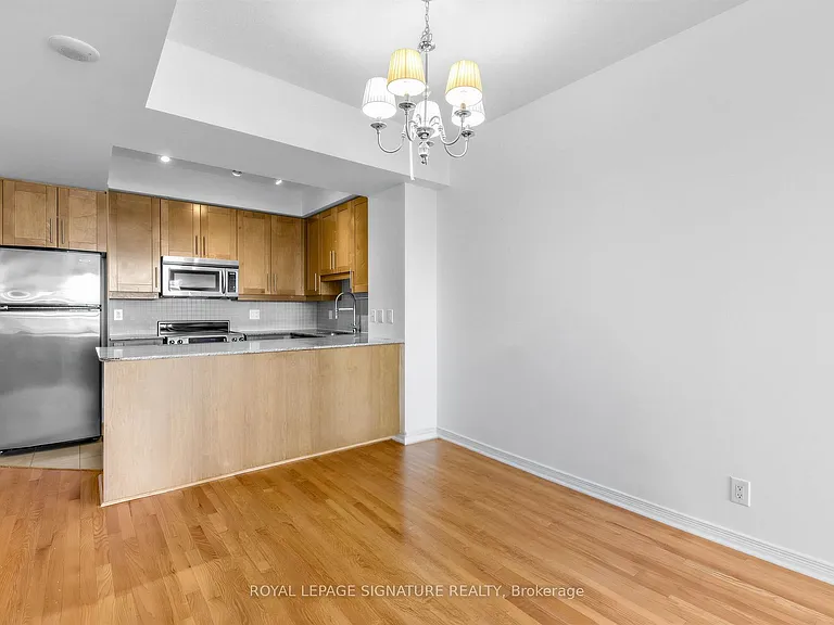 736 Spadina Ave #409 — Photo 8