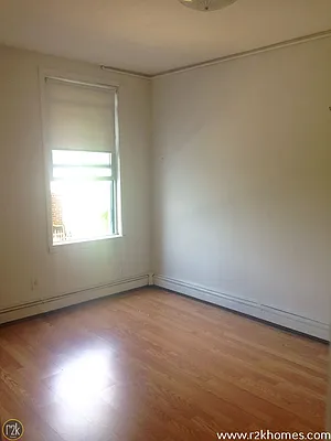 Rented by Realty 2000 Corp | media 4
