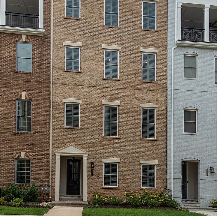 1st image of 8 E Cary St