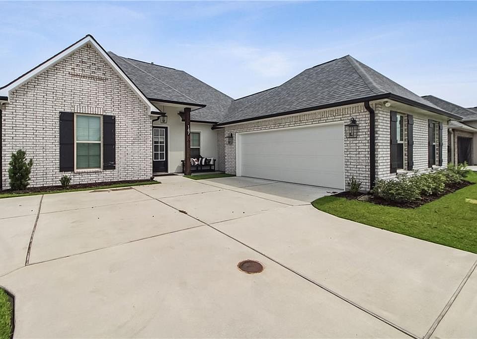 1st image of 147 Cypresswood Dr