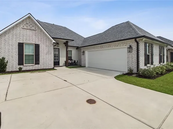 147 Cypresswood Dr, Belle Chasse, LA 70037