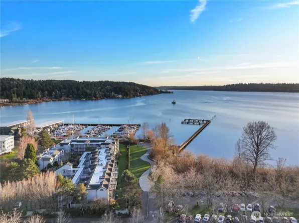 6121 NE 175th Street #A402, Kenmore, WA 98028