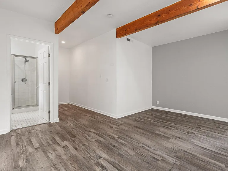1628 N Beverly Glen Blvd — Photo 12