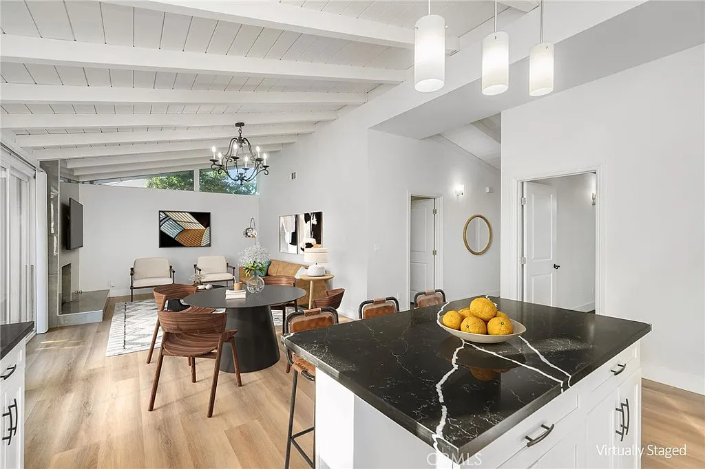 4 bed, 1500 sqft, $4,250 — Photo 3