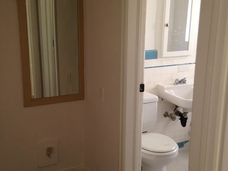 554 S Hobart Blvd #203 — Photo 9