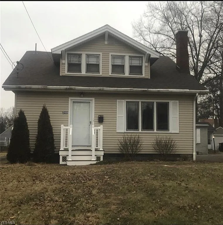 260 Erskine Ave photo 1
