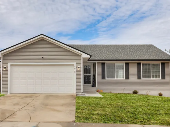 7018 Three Lakes Pkwy, Des Moines, IA 50320