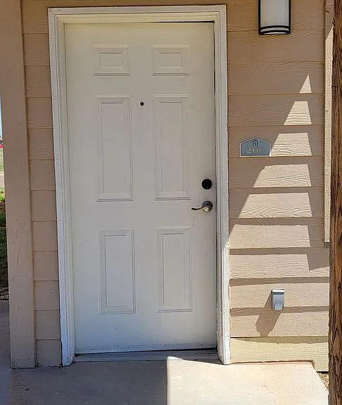 3205 N Main St — Photo 2