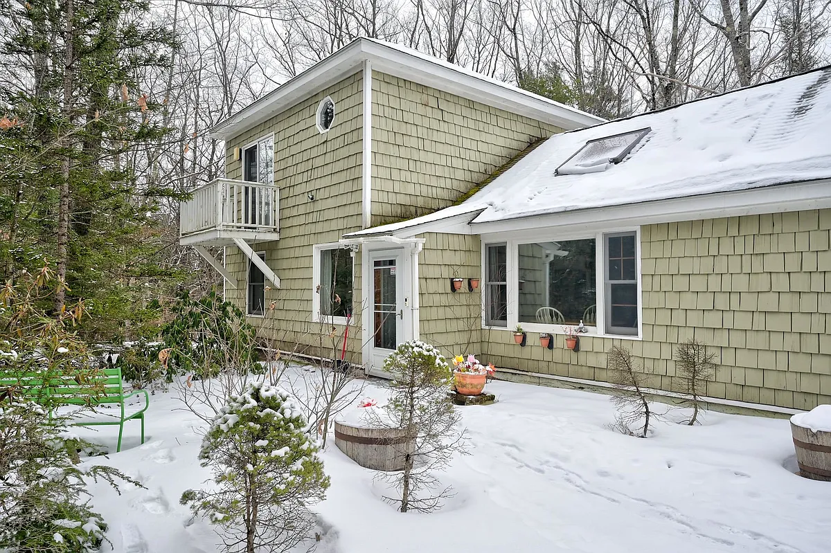 Building Photo - 1 Whispering Brook Rd #1