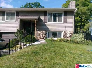 14608 Walnut Grove Dr, Omaha, NE 68137